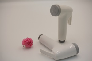 Rociador de Bidé Shattaf Blanco Ecológico de ABS, Control de Botón Único, Opciones de Color Personalizadas, Montaje en Pared Duradero - Product Image 4