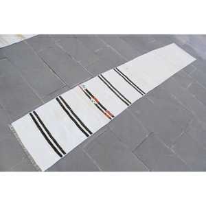 พรมขนาด 1.5x8.8 ฟุต, พรมวินเทจสไตล์ตุรกี, พรมลายนามธรรมสีขาวน้ำตาล - Product Image 1