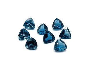 London Blue Topaz 5mm Trillón de piedras preciosas naturales facetadas para la fabricación de joyas Precio al por mayor Todos Los tamaños disponibles del distribuidor de Topacio - Product Image 1