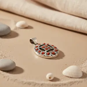 Pendentif fleur en perle d'eau douce plaqué rhodium avec accents de diamants et de rubis pour femmes - Bijoux tendance en or rose - Product Image 2