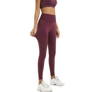 Conjunto de Yoga sin costuras para mujer de alta calidad 2025 a un precio razonable, superventas, conjunto de Yoga hecho de poliéster Spandex para mujer - Product Image 4