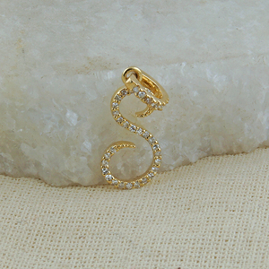 จี้เพชรธรรมชาติทรงหยดน้ำ ทองคำ 14k สีเหลือง ตัวอักษร S แบบเขียนด้วยลายมือ จี้ทำมือ งานละเอียด ขายส่ง จี้สำหรับทุกเพศ - Product Image 5