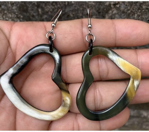 Boucles d'oreilles écologiques en corne de buffle avec perle pour dames vente en gros de bijoux conçus d'Inde - Product Image 3