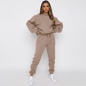 Ensemble de survêtement décontracté pour femmes en molleton marron surdimensionné, sweat-shirt et pantalon, vêtements décontractés doux, logo personnalisé, vêtements de sport confortables - Product Image 4