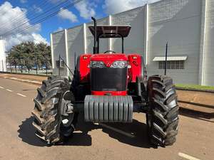 Tractor de Ruedas Massey Ferguson 4292 Xtra Rojo 4WD en Buenas Condiciones, Transmisión por Engranajes, Alta Productividad, Equipo Agrícola a Precio Accesible - Product Image 4