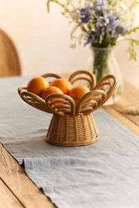 Bol de service en rotin tissé rustique parfait pour servir de la nourriture lors des pique-niques en plein air, des barbecues ou des rassemblements à la maison de style fermier - Product Image 2