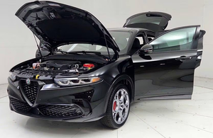 2024 Alfa Ro-meo Tonal Veloce 4dr SUV AWD 1.3L 4cyl Turbo essence/électrique plug-in hybride 6A - Product Image 5