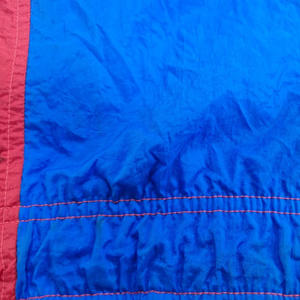 Chaqueta Cortavientos Escolar de los 90 Personalizada OEMODM, Chaqueta Impermeable de Poliéster con Cremallera, Decoración con Patrones, Cuello Redondo Unisex para Hombre - Product Image 4