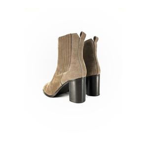 Stivali da donna in vera pelle scamosciata di visone - Product Image 6