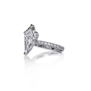 925 Sterling Silver White Kite Antique Moissanite Bague de fiançailles Anniversaire de mariage Bague Moissanite Bague personnalisée - Product Image 2