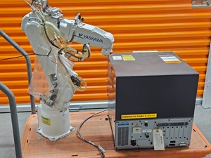 ระบบแขนหุ่นยนต์คุณภาพสูง Yakawa Motoman MH5LF พร้อมคอนโทรลเลอร์ FS100, จอยควบคุม, และคู่มือ - Product Image 2