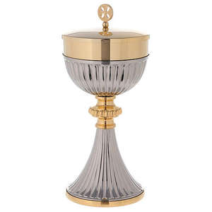 Ciborio Tradicional de Latón Hecho para la Sagrada Comunión y Ceremonias de Altar, Ciborio de Latón de Calidad Duradera con Copa Sagrada - Product Image 2