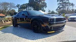 Dodge Challenger SRT8 2024 Usado, Modelo de 8 Cilindros, Techo Solar, Automático de 6 Velocidades, Asientos de Cuero, Interior Oscuro, Volante a la Derecha/Izquierda, Trasero Usado - Product Image 3