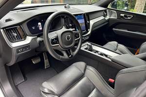 Vo-l-vo XC60 T8 Polestar Plus 2022 d'occasion en excellent état, sans accident, conduite à gauche/droite - Product Image 3