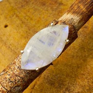 Bague en argent sterling 925 avec pierre de lune arc-en-ciel naturelle pierre précieuse à facettes bijoux en argent 925 bijoux minimalistes - Product Image 2