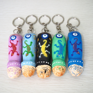 Vente en gros de porte-clés pénis en bois naturel sculpté à la main, cadeau amusant, artisanat - Product Image 5