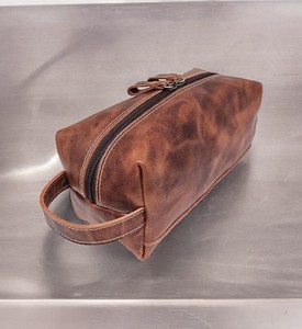Neceser de lujo de gran capacidad hecho a mano, bolso de cuero genuino personalizable para hombres y mujeres, estilo de moda, Cosméticos de viaje con cremallera - Product Image 1