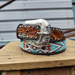 Ceinture perlée de l'Ouest Ceinture en cuir de l'Ouest sur mesure avec gravure complexe et boucle robuste pour le ranch - Product Image 1