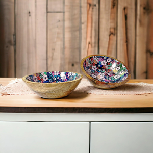 Dos tazones de madera de acabado natural para servir comida o agregar decoración rústica a los escenarios de comedor de la India - Product Image 1