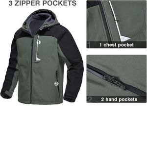 Personalizado de invierno de cáscara suave impermeable entrenamiento polar chaqueta Softshell para los hombres OEM - Product Image 4