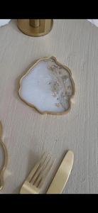 Sous-verre en résine de luxe de la meilleure qualité, style classique, à prix raisonnable pour la cuisine - Product Image 4