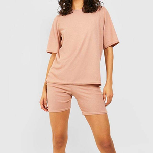 Ensemble d'été pour femmes conçu pour les vacances et la plage en utilisant un tissu doux et élégant design simple Ensemble d'été pour femmes - Product Image 3