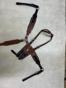 Ensemble de sellerie pour cheval en cuir occidental de qualité supérieure, fait à la main, pour le rodéo ou l'équitation sur sentier et l'entraînement, disponible en gros - Product Image 3