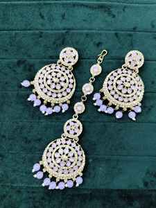 Boucles d'oreilles traditionnelles de haute qualité avec Tikka pour femmes Vintage Ethnic Indian Heritage Jewelry Idéal pour les festivals, les mariages - Product Image 3