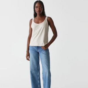 Camiseta sin mangas ligera y transpirable para mujeres activas, perfecta para yoga, gimnasio y camiseta sin mangas al aire libre para mujeres con OEM - Product Image 1