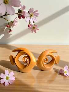 Juego de estatuillas de peces de animales de cerámica moderna, esculturas abstractas brillantes para decoración del hogar, arte de mesa Diwali ecológico hecho a mano - Product Image 6