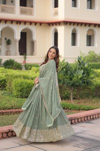 VISHNU K DESIGNS LAHENGA BLOUSE DUPATTA FOUXTETTE GEORGETTE Lentejuelas Zari Bordado Multicolor Manga Corta Tejido para Todas las Estaciones - Product Image 3