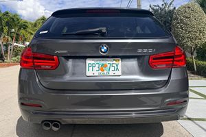 BMW 330i xDrive Sports Wagon d'occasion 2017 - Product Image 4