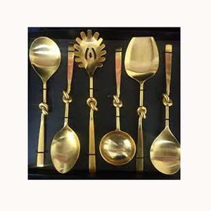 Vaisselle en laiton plaqué or avec noeud central royal avec poignée d'extrémité rectangulaire Serveur de soupe à salade Ensemble de vaisselle pour restaurant et hôtel - Product Image 1