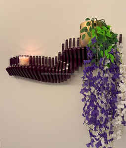 Décoration murale suspendue artisanale moderne en bois ondulé paramétrique Kalatri, style Art Déco, portrait - Product Image 1