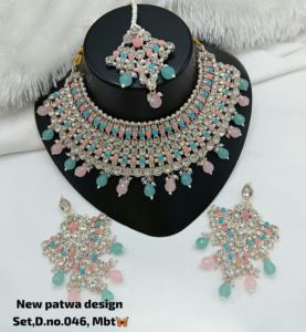 Collar de Gargantilla con Colgante de Cristal de Circonita Cúbica, Chapado en Oro Antiguo, Hermoso y Deslumbrante, Joyería de Boda con Aretes para Mujer - Product Image 1