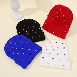 Gorro de Punto Estilo Punk para Otoño e Invierno, Gorros de Color Sólido con Puño, Decoración de Perlas y Pedrería, Tejido Común - Product Image 3