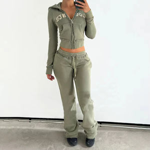 Ropa de calle personalizada para mujer, conjunto de pantalones de chándal con cremallera y bordado desgastado transpirable, ropa de moda corta OEM - Product Image 6