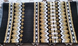 Tapis d'exposition de selle de cheval de style occidental de meilleure qualité, couleurs accrocheuses pour l'équitation compétitive, disponible dans des tailles personnalisées à vendre - Product Image 2