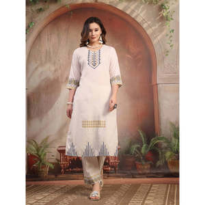 ชุดคุรตะผ้าฝ้ายสีขาวสำหรับผู้หญิง พร้อมผ้าคลุมไหล่ปักลาย แขนสามส่วน - Product Image 6