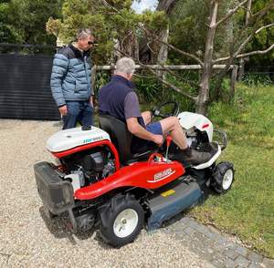 Tondeuse à gazon Rabbit Mowing 83 cm Orec RM982F. Tondeuse à gazon compacte, polyvalente et efficace disponible à la vente en Europe - Product Image 2
