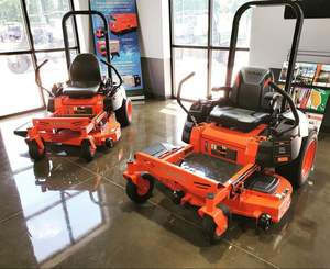 Cortacésped Kubota 4x4, Tractor Pequeño - Product Image 3