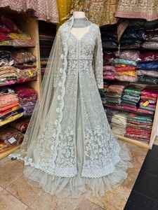 Vestido de red sedoso Lehenga Choli elegante bordado a mano de la mejor calidad para fiestas indias y paquistaníes Opte por ropa de fiesta elegante - Product Image 2