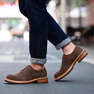 Chaussures habillées élégantes pour hommes en cuir véritable, style Oxford formel en cuir de vachette, look moderne pour le bureau et les événements. - Product Image 1