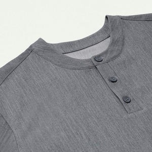 Top Exfoliante para hombre con logotipo personalizado con impresión de bordado y opciones de etiquetas, uniforme médico cómodo y transpirable para el cuidado de la salud - Product Image 3