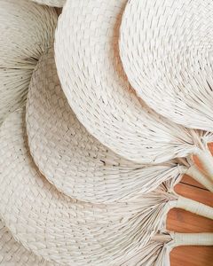 Abanicos ecológicos de Loto Azul Artesanía de hoja de palma de bambú natural - Product Image 2