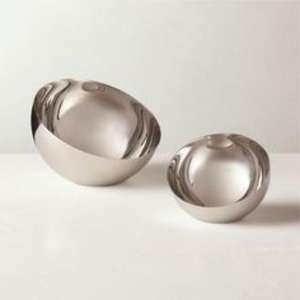 Bol de service en acier inoxydable conçu pour le style et la durabilité, idéal pour les réunions de famille, les dîners et les repas décontractés - Product Image 4