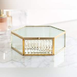 Boîte à bijoux en métal et en verre de style luxueux Organisateur de bijoux décoratif pour les intérieurs de maison haut de gamme - Product Image 6