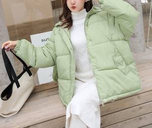 Chaqueta acolchada con capucha morada suelta para mujer, estilo corto, cálida, informal, a la moda, ecológica, impermeable, crudo, para clima frío, largo invierno - Product Image 2