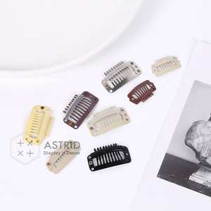 Extensiones de Cabello con Clip de Acero Inoxidable de 8 Dientes, Resistentes al Agua, Duraderas, con Logotipo Personalizado al por Mayor, 5 Colores - Product Image 4