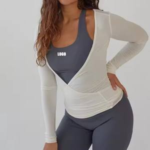 Blouses pour femmes des fabricants personnalisés Tops enveloppants respirants à manches longues avec liens réglables, encolure croisée pour femmes - Product Image 4